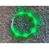 Kép 2/2 - Világító USB led nyakörv közepes  méretben zöld színben