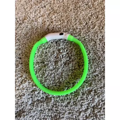 Világító USB led nyakörv kis közepes  méretben zöld színben