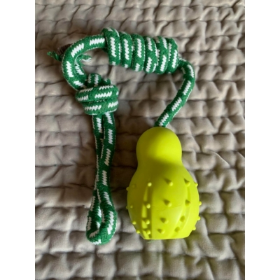 Kötél játék zöld színekben gumiharanggal